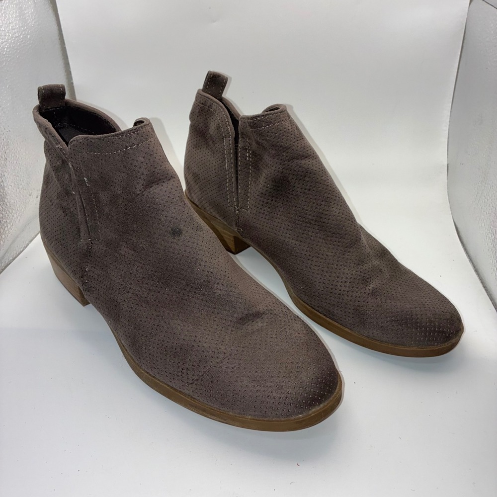 G.H. Bass Brown Perforated Ankle Booties Low Stacked Heel Size 10 Taupe‎ Booties